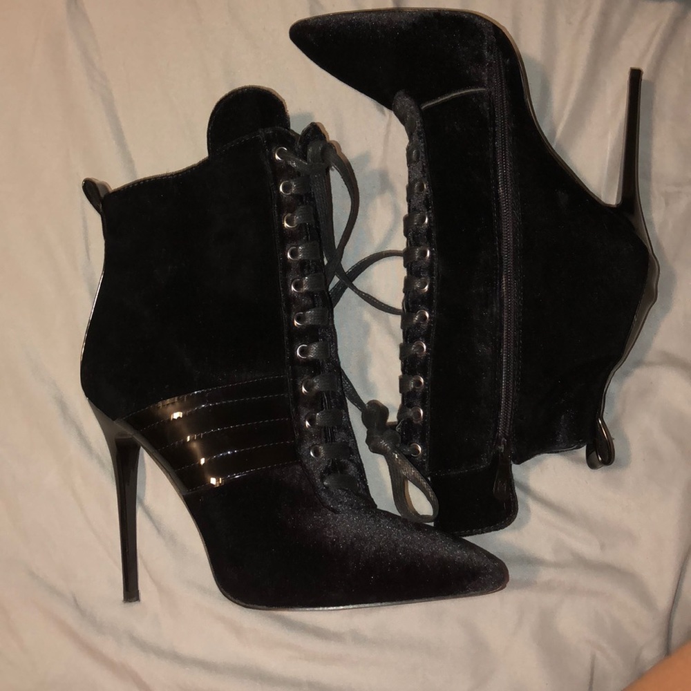 Black Heel Boots!